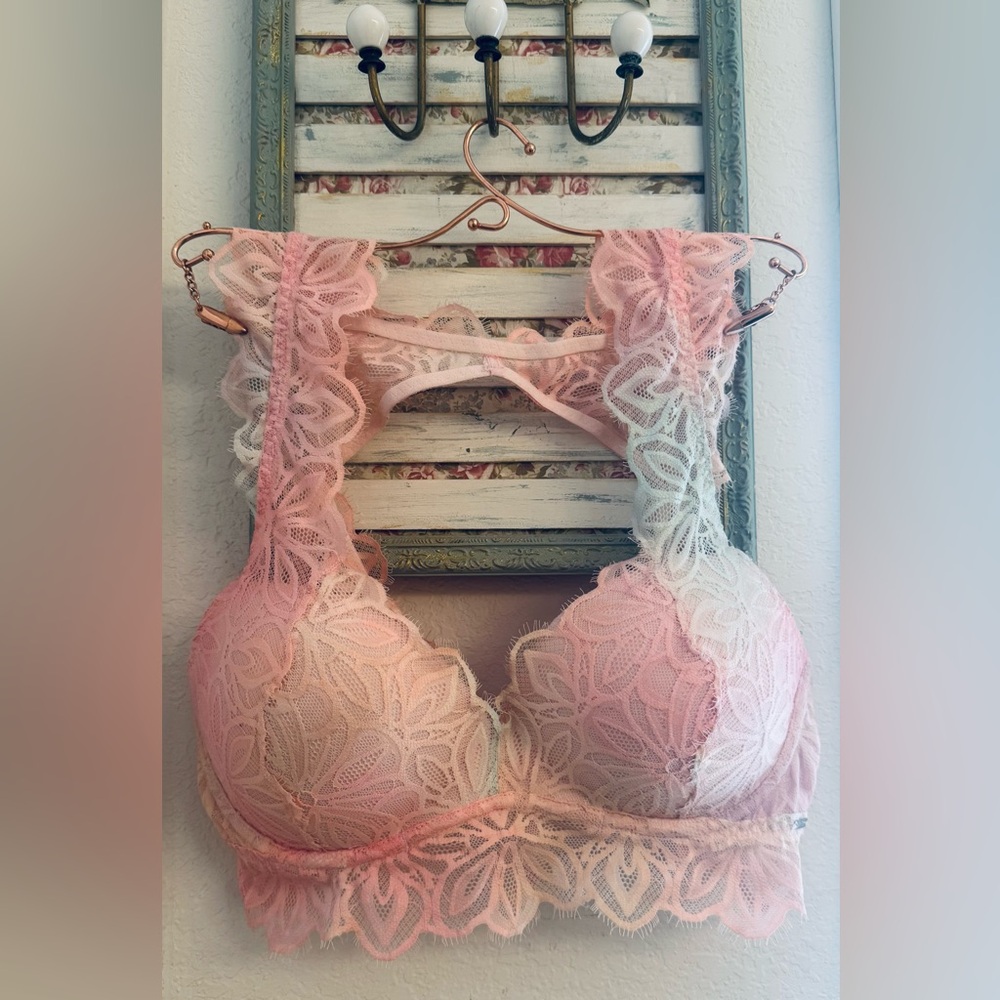 PINK Victoria’s Secret Date Bralette